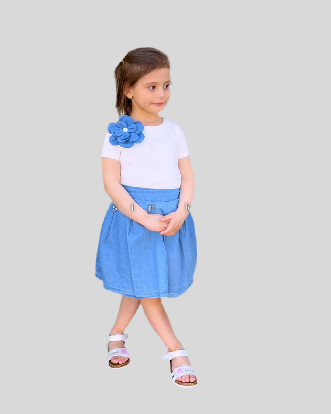 Ensemble T-shirt Fleur & Jupe en Jean