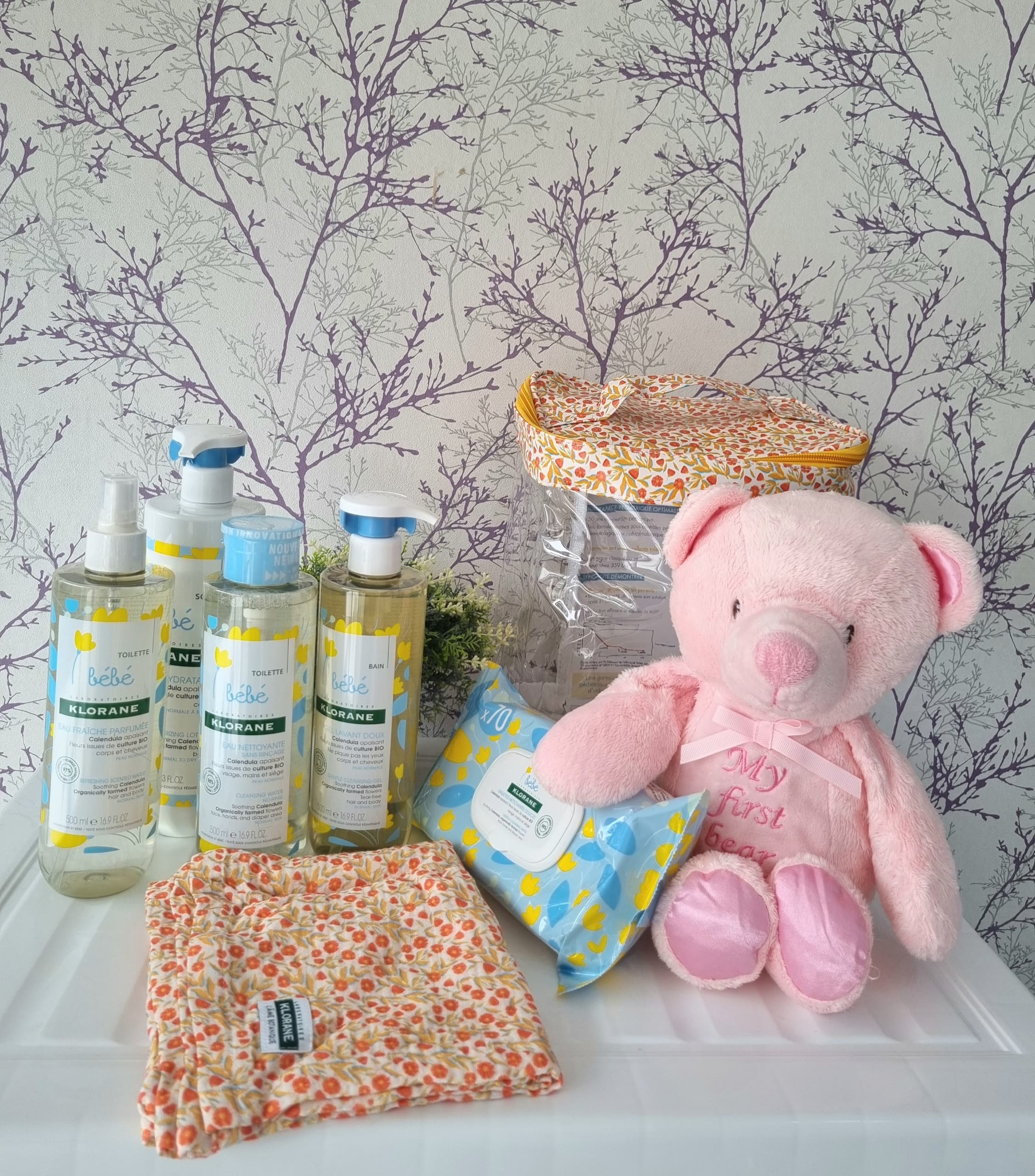 coffret de naissance krolane + trousse  et doudou offert